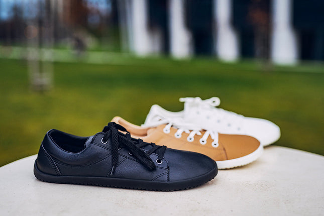 Ahinsa Vida sneakers - Black color shoes women & men barefoot אהינסה ברפוט סניקרס יוניסקס נעלי ברפוט ברפוט בצבע שחור לנשים ולגברים