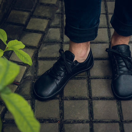 Ahinsa Vida sneakers - Black color shoes women & men barefoot אהינסה ברפוט סניקרס יוניסקס נעלי ברפוט ברפוט בצבע שחור לנשים ולגברים