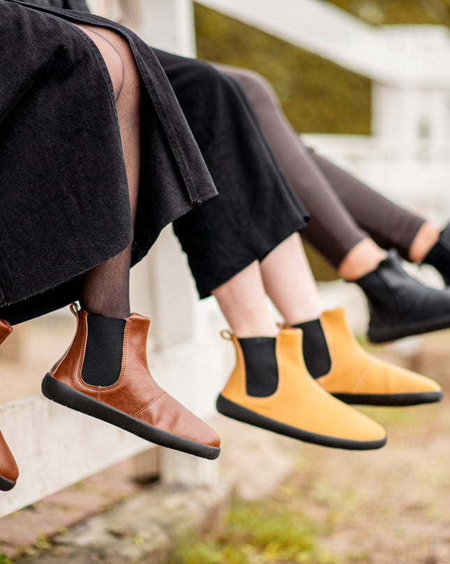 Chelsea brown boots