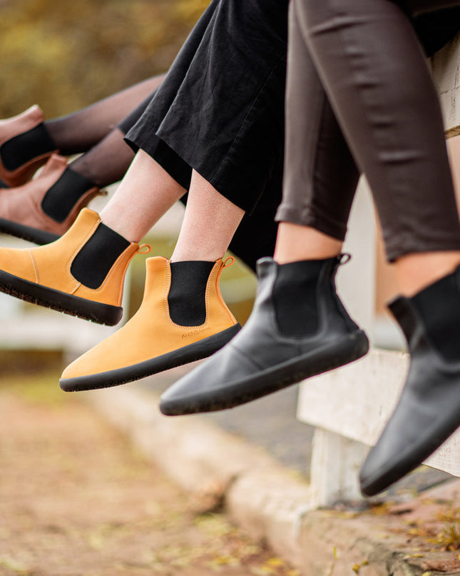 Chelsea brown boots