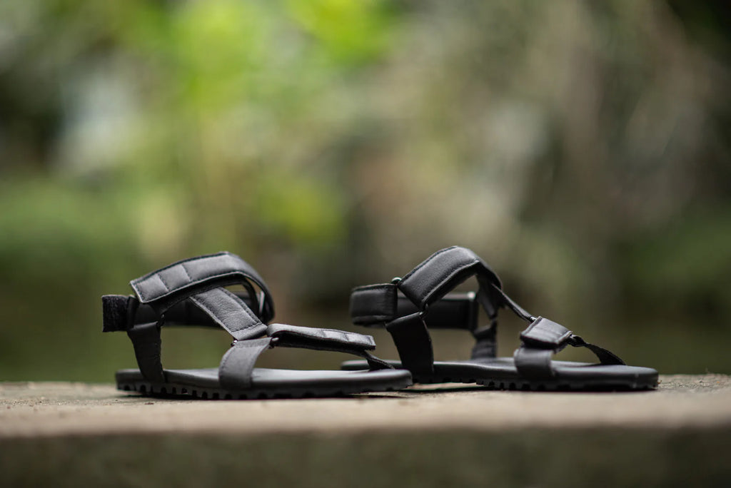 Ahinsa Adventure - black Trekking Sandals אהינסה אדוונצ׳ר סנדלי ברפוט שחורות טבעוניות יוניסקס