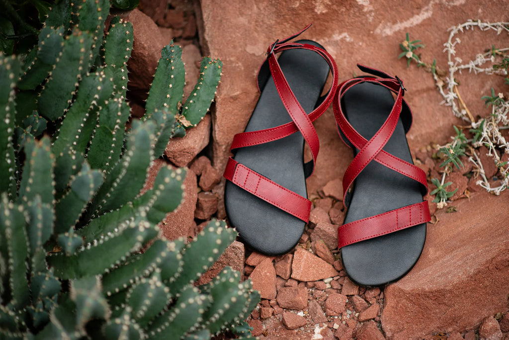 Ahinsa Hava - Burgundy Strap-Up barefoot sandals אהינסה חווה סנדלי ברפוט בורדו טבעוניות לנשים