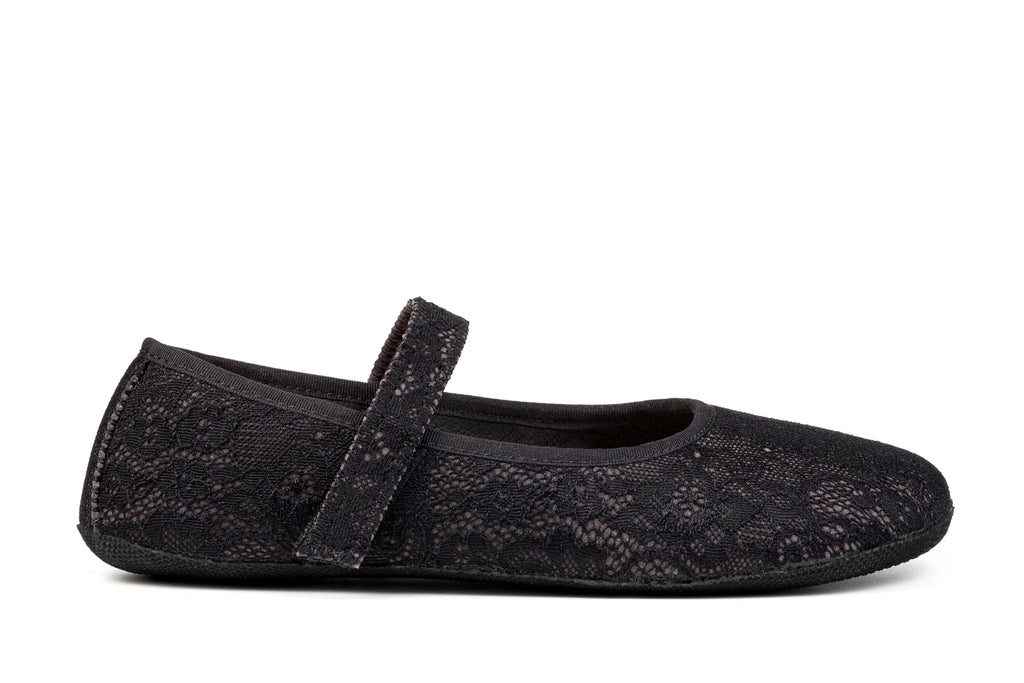 Ahinsa Ananda -Black ballet flats woman barefoot אהינסה אנאנדה נעלי בובה שחורות נשים