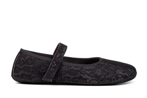 Ahinsa barefoot ananda black Woman אהינסה ברפוט נעלי בובה
