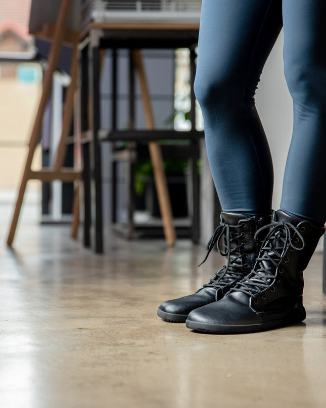 Ahinsa Jaya - Black boots women barefoot אהינסה Jaya מגפיים ברפוט בצבע שחור לנשים