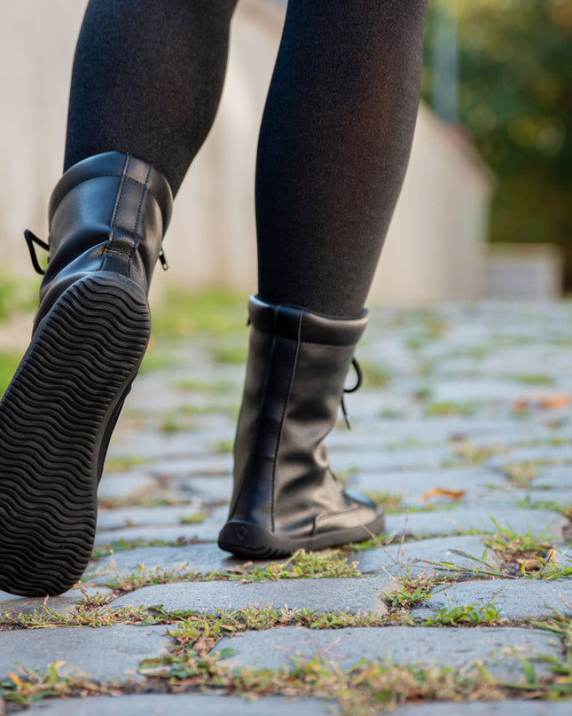 Ahinsa Jaya - Black boots women barefoot אהינסה Jaya מגפיים ברפוט בצבע שחור לנשים