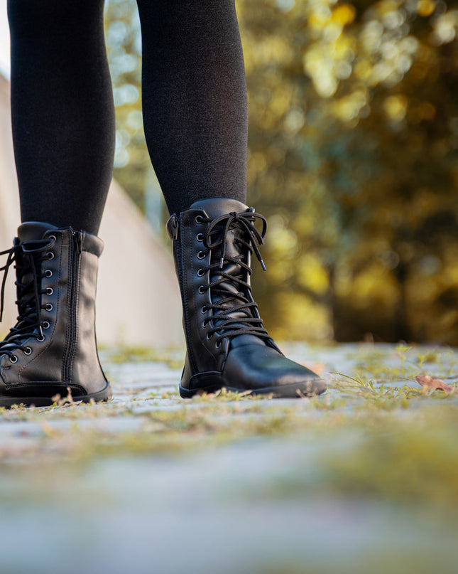 Ahinsa Jaya - Black boots women barefoot אהינסה Jaya מגפיים ברפוט בצבע שחור לנשים