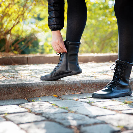 Ahinsa Jaya - Black boots women barefoot אהינסה Jaya מגפיים ברפוט בצבע שחור לנשים