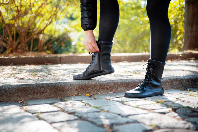 Ahinsa Jaya - Black boots women barefoot אהינסה Jaya מגפיים ברפוט בצבע שחור לנשים