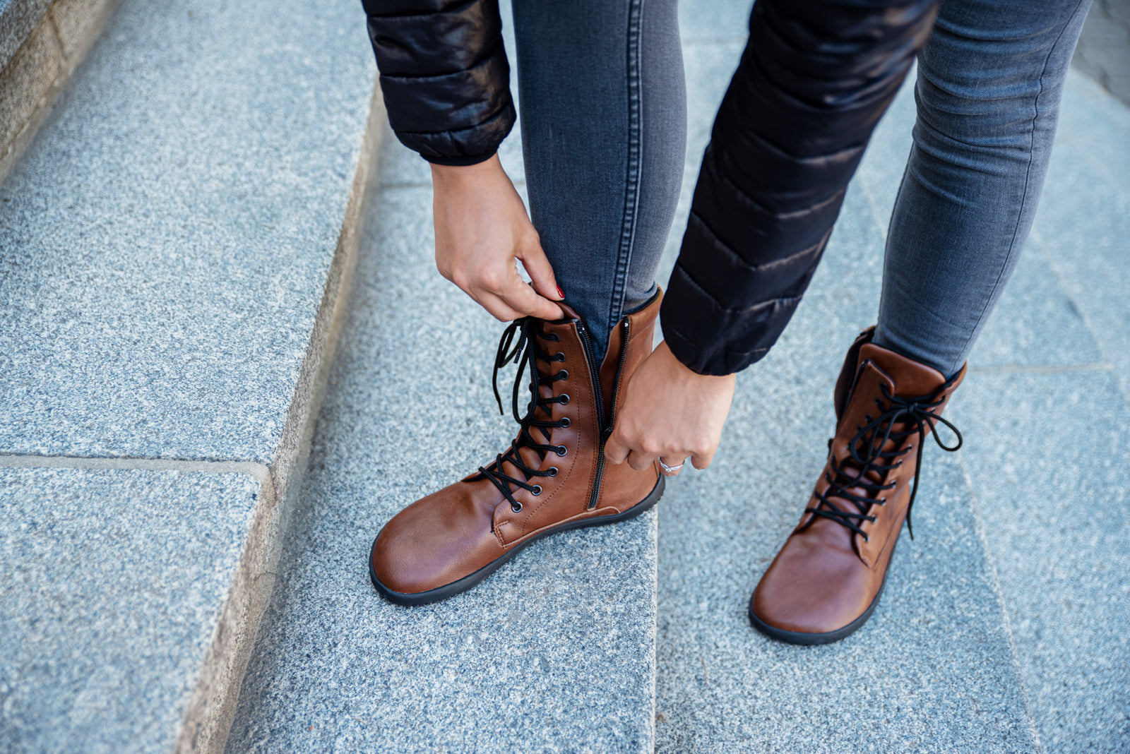 Ahinsa Jaya - Brown zip up barefoot boots woman אהינסה גאיה מגפי ברפוט לנשים בחום