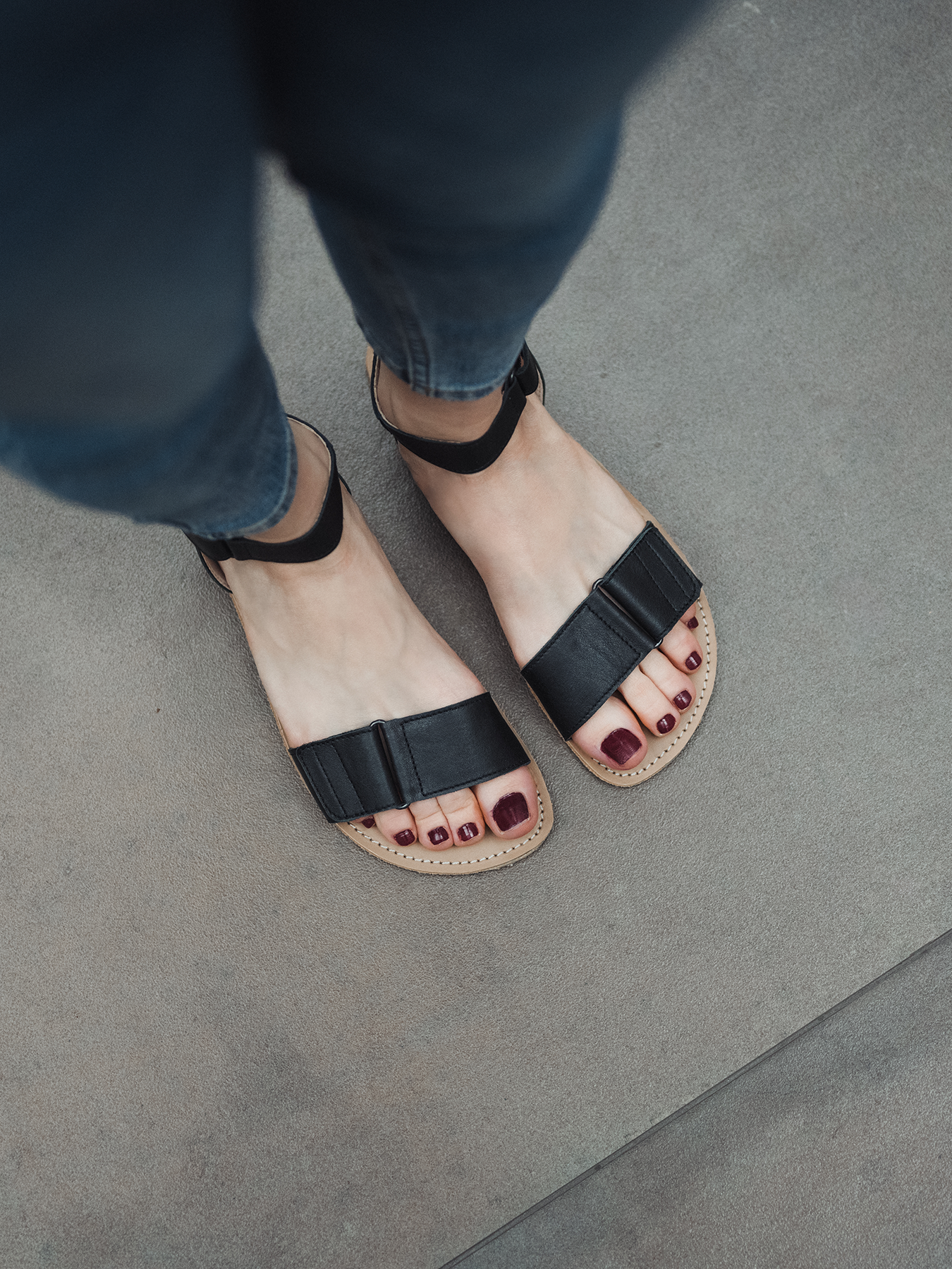 be lenka Barefoot Sandals Iris - Black סנדלי ברפוט בילנקה לנשים
