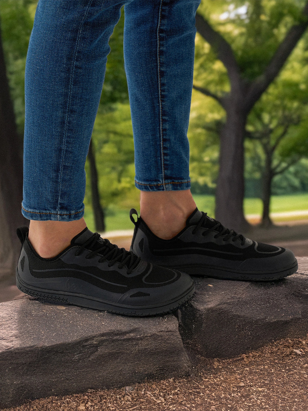 Be Lenka Velocity - black vegan sneakers barefoot בילנקה ולוסיטי ברפוט סניקרס שחורות טבעוניות יוניסקס