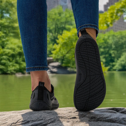 Velocity / נעלי ספורט ברפוט / שחור / לנשים ולגברים