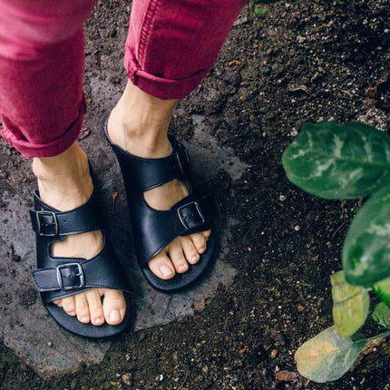 Ahinsa black כפכפי ברפוט אהינסה - Black sandals women & men barefoot אהינסה black כפכפי ברפוט אהינסה סנדלים ברפוט בצבע Black לנשים ולגברים