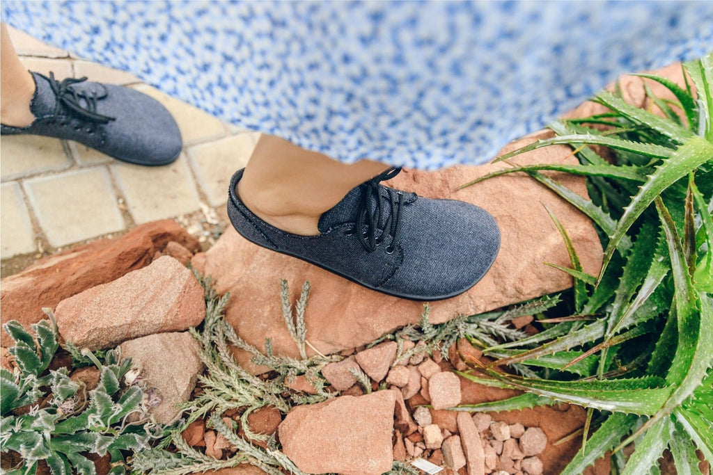 Ahinsa phira - grey recycled hemp vegan barefoot sneakers סניקרס אהינסה פירה ברפוט המפ אפורות מבד ממוחזר טבעוני יוניסקס