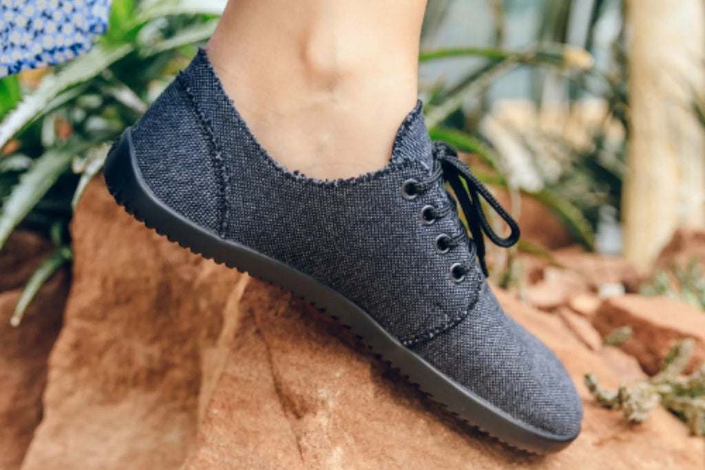 Ahinsa phira - grey recycled hemp vegan barefoot sneakers סניקרס אהינסה פירה ברפוט המפ אפורות מבד ממוחזר טבעוני יוניסקס