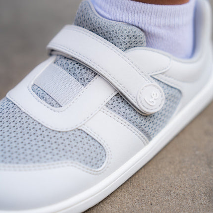 Glade / סניקרס ברפוט לילדים / אפור בהיר