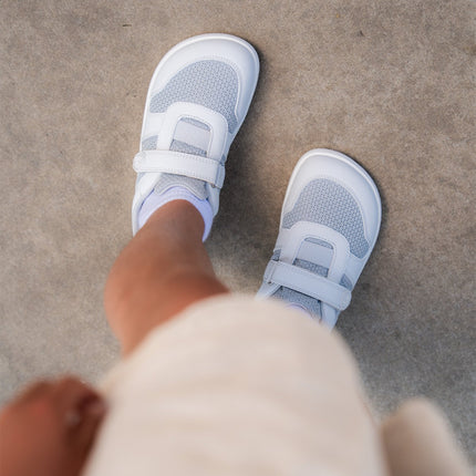 Glade / סניקרס ברפוט לילדים / אפור בהיר